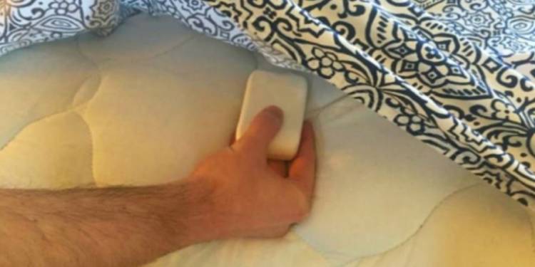 Para se të shkoni në shtrat, vendosni një copë sapuni nën çarçafë: Do habiteni!