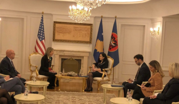 Osmani pret në takim delegacionin nga Shtëpia e Bardhë
