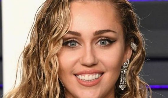 Miley Cyrus: Kam nevojë për vëmendje