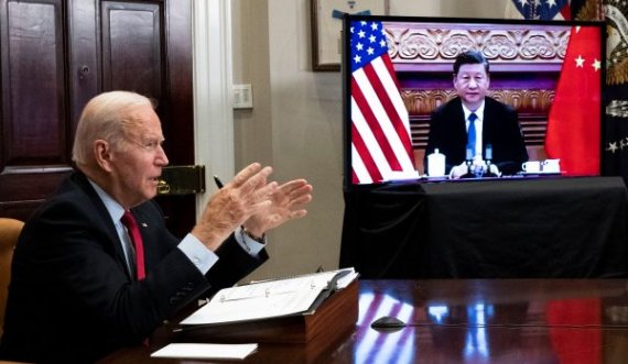 “Konflikti nuk është në interesin e askujt”, i thotë Xi Bidenit