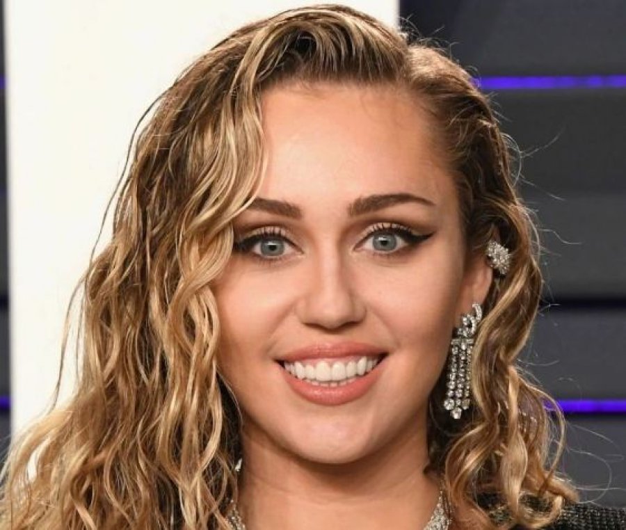 Miley Cyrus: Kam nevojë për vëmendje