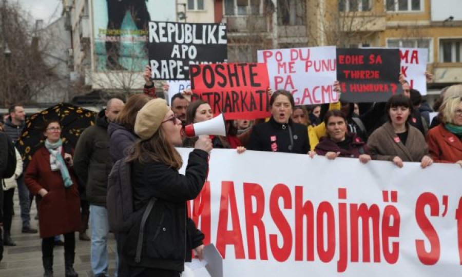 Kolektivi “Marshojmë S’festojmë” thotë se u gjobit nga policia për marshin e 8 marsit