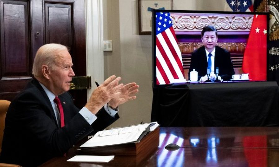 “Konflikti nuk është në interesin e askujt”, i thotë Xi Bidenit