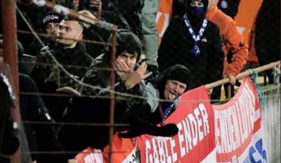 Tifozët skocezë para syve të atyre serbë e festuan me shqiponjë kualifikimin