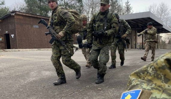 Ushtarët e FSK-së diplomojnë në Çeki, Mehaj: Gati t’i kontribuojmë stabilitetit dhe sigurisë kudo në botë