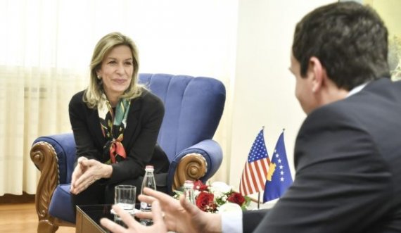 Takimi i Kurtit me delegacionin amerikan, diskutohet nevoja për kujdes të shtuar për rajonin pas agresionit rus në Ukrainë