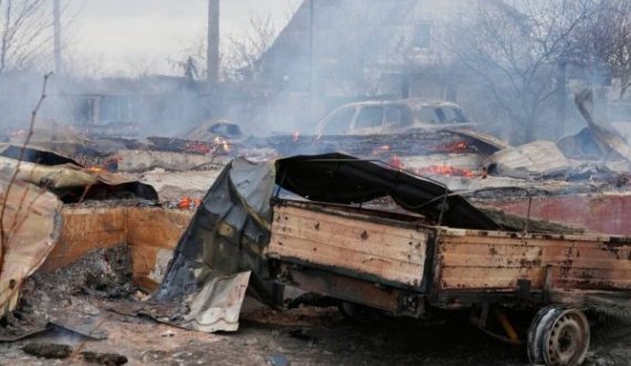 Rusia bombardon shtëpinë e të moshuarve, të paktën 56 të vrarë