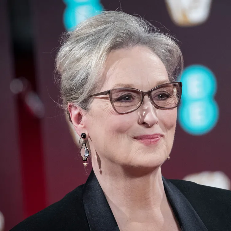 Djali nga Kosova i kthen kuletën me 2 mijë dollarë aktores Streep, refuzon edhe shpërblimin