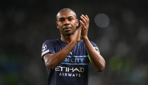 Man City po kërkon mesfushor në vend të Fernandinhos