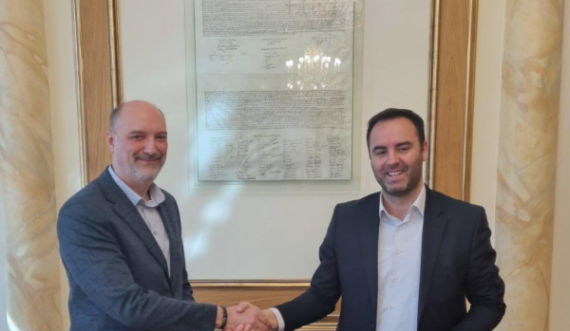 Ritakohen Visar Ymeri e Glauk Konjufca, dikur bashkëpartiakë