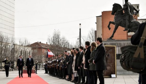 Kurti numëron zyrtarët që kanë ardhur në Kosovë – na kanë vizituar si rrallëherë më parë