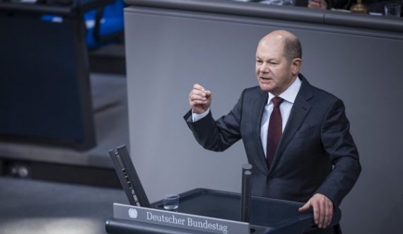 Scholz duartrokitet nga Bundestagu kur thotë se Ballkani Perëndimor duhet anëtarësuar sa më shpejt në BE