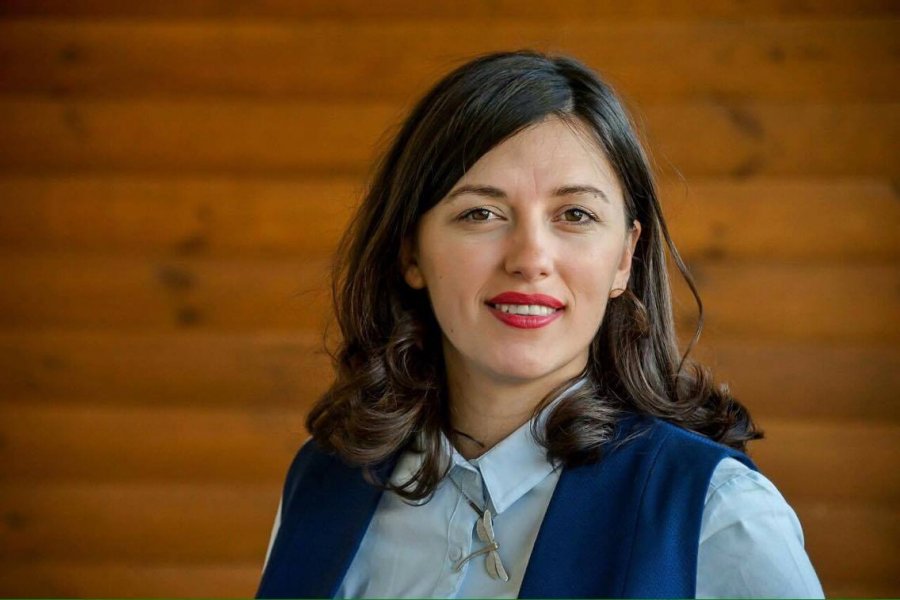 Vuçiq e Vulin kërcënojnë Kosovën me luftë për shkarkimin e gjyqtares, reagon ministrja Haxhiu