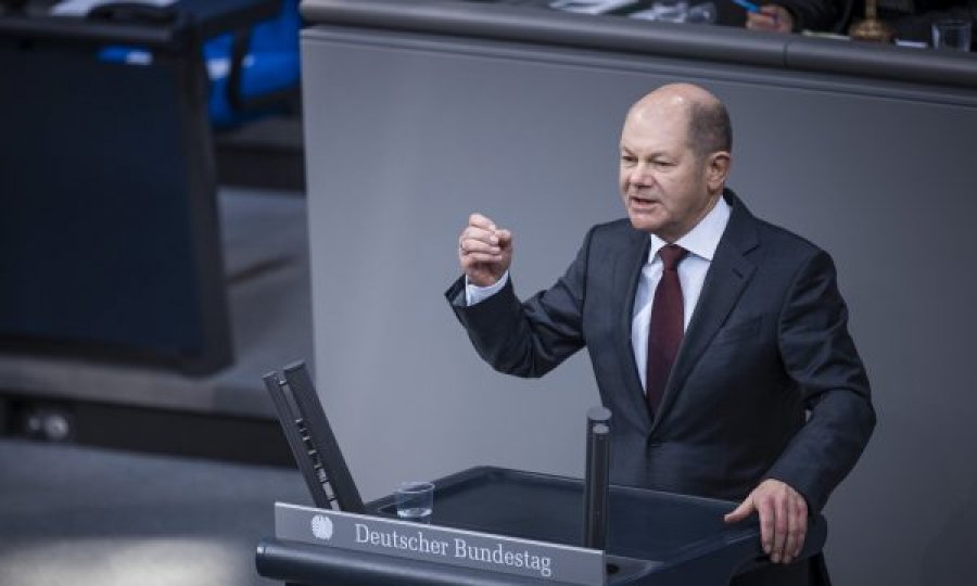 Scholz duartrokitet nga Bundestagu kur thotë se Ballkani Perëndimor duhet anëtarësuar sa më shpejt në BE