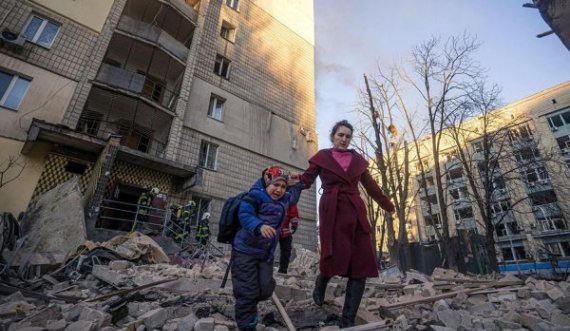 Franca premton financim të gjykatës që do të hetojë krimet e luftës në Ukrainë