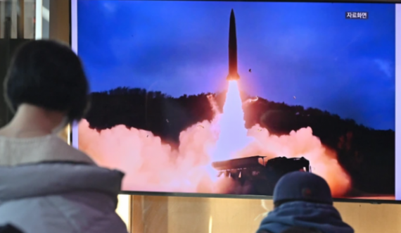 Dyshohet se Koreja e Veriut lëshoi raketën më të madhe të 5 viteve të fundit