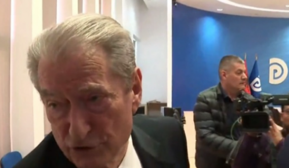 Berisha mbërrin në selinë e PD