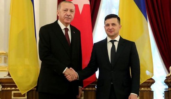 Firmoset marrëveshja: Turqia dhe Ukraina do të bashkëpunojnë për të ndërtuar infrastrukturën e shkatërruar nga lufta