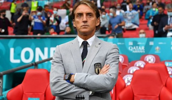Eliminimi rëndon, Mancini e mendon dorëheqjen nga Italia