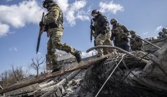 Rusia: Perëndimi po gabon në furnizimin e Ukrainës me armë