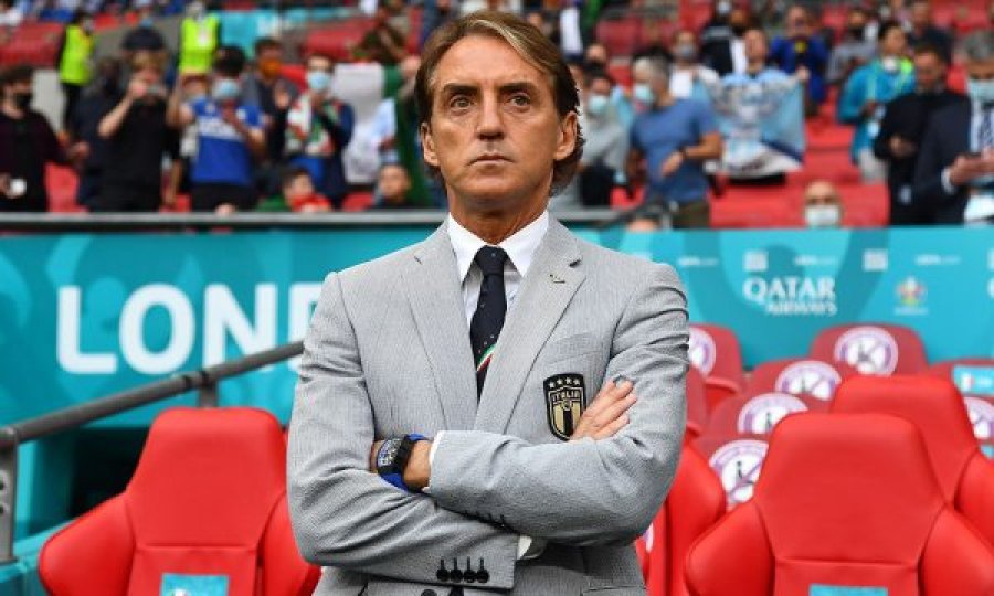 Eliminimi rëndon, Mancini e mendon dorëheqjen nga Italia