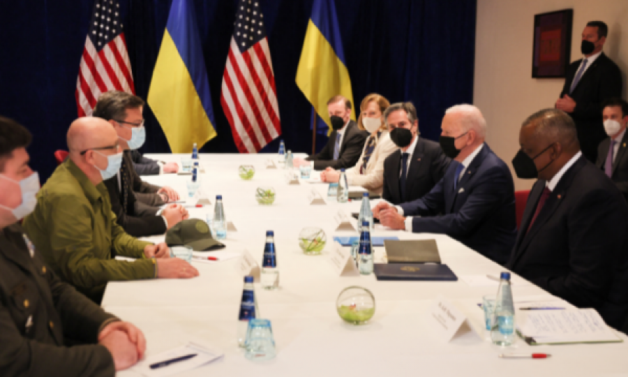 Pas takimit me Biden e Blinken, ministri i Jashtëm ukrainas tregon çka i premtuan amerikanët