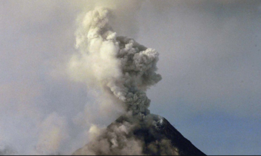 Shpërthen vullkani në Filipine