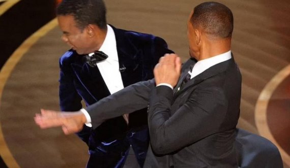 Çmimet Oscar/ Bëri shaka të hidhur me gruan e tij, Will Smith godet me shuplakë komedianin e njohur