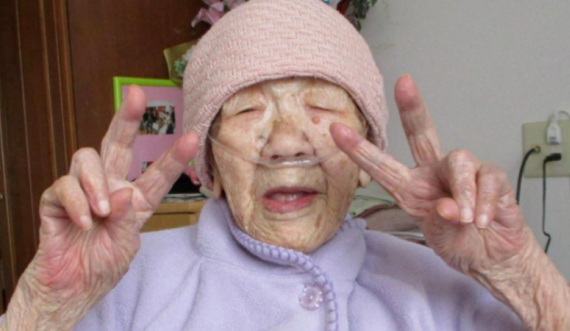 Mbushi 119 vjet, ja dy sekretet e jetëgjatësisë nga një e moshuar në Japoni (Video)