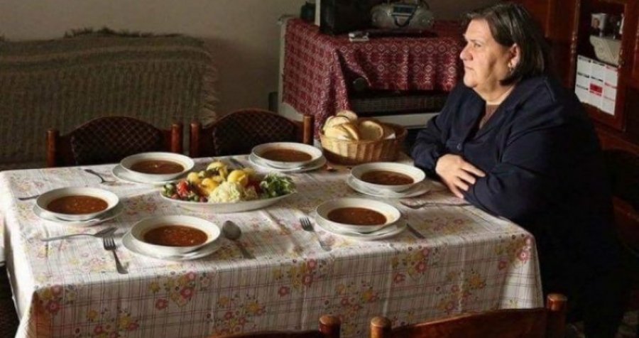 Qerkezi refuzoi ushqimin në Beograd: Unë e kom marr bukën nga shpia, nuk e ha bukën e tyre