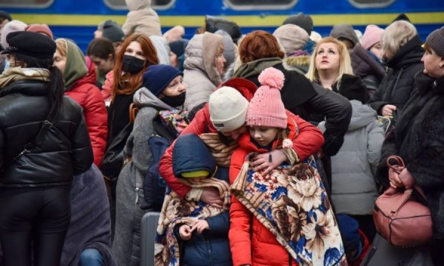 Më shumë se 3.9 milionë refugjatë lëshuan Ukrainën thotë OKB