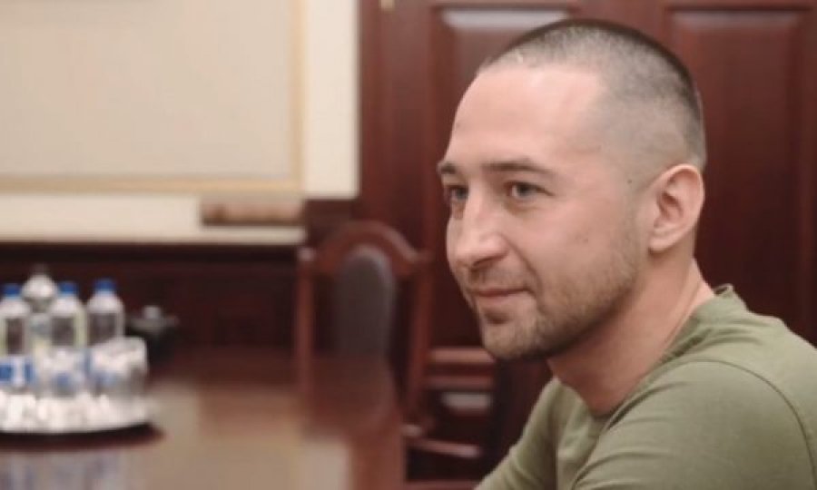 Ukrainasi që i tha “shko në dreq” një luftanijeje ruse dekorohet nga shteti