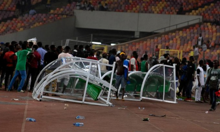 Trazirat në ndeshjen Nigeri-Ganë, vdes mjeku i FIFA-s
