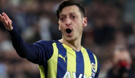 E akuzon ish-bashkëlojtari: Ozil kishte probleme me të gjithë