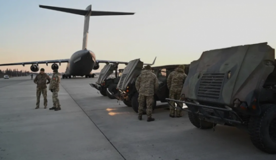Spanja dërgon 10 aeroplanë me armatim në Ukrainë