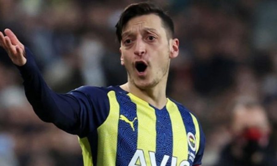 E akuzon ish-bashkëlojtari: Ozil kishte probleme me të gjithë