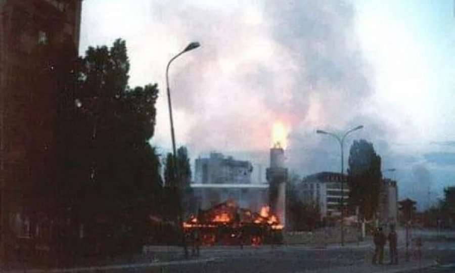 23 vjet më parë forcat serbe dogjën Xhaminë e Ibrit