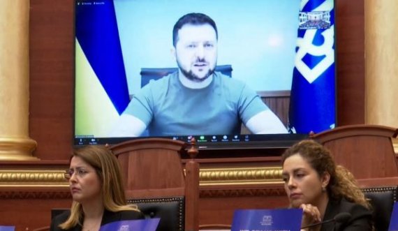 “Derisa t’u ngrijnë këmbët”, Zelensky rrëqeth në Kuvendin e Shqipërisë: Si torturohen të rinjtë nga ushtria ruse