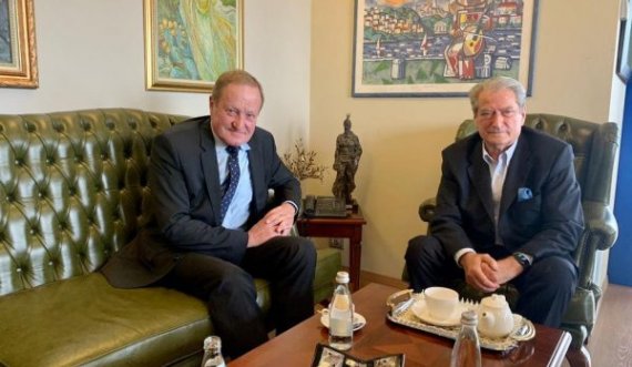 Ish-komandanti gjerman i KFOR’it viziton Sali Berishën, çfarë biseduan?