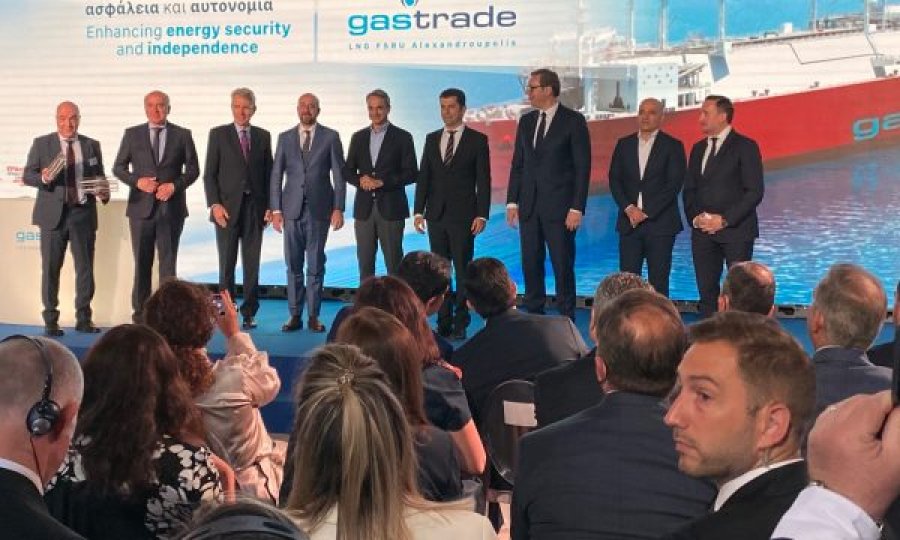 Ambasadori amerikan në përurimin e terminalit të LNG-së: Projekt kyç për diversifikimin, larg nga gazi rus