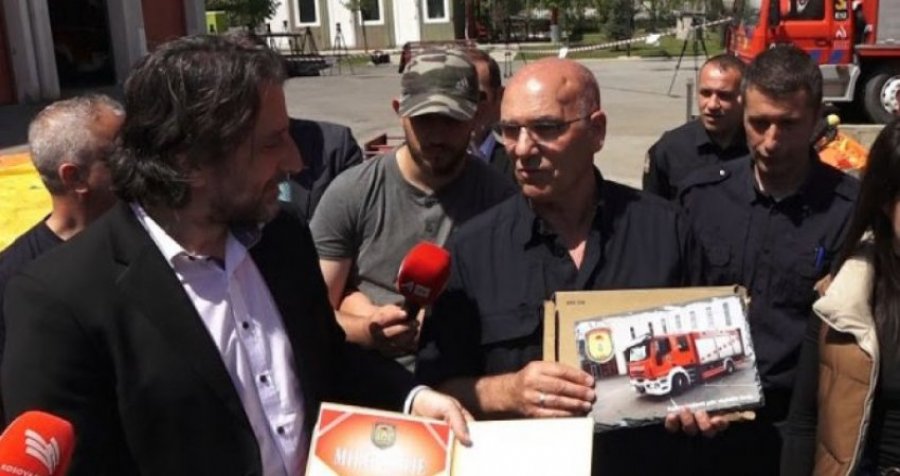 ​Përparim Rama viziton zjarrfikësit: Meritoni trajtim më të mirë