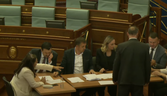 Kandidatët s’i marrin votat e nevojshme për gjyqtarë në Kushtetuese, përsëritet konkursi