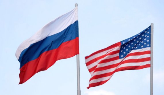Vetëm duke kundërshtuar Amerikën, Rusia mund të jetë një lojtar global