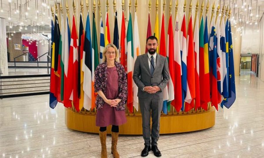 Krasniqi takon zyrtarë të lartë evropianë në vizitën e tij në Strasburg dhe Bruksel