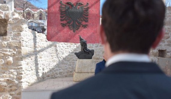 Kurti shënon ditëlindjen e Skënderbeut, thotë se e ka frymëzim në punët e tij shtetërore e politike