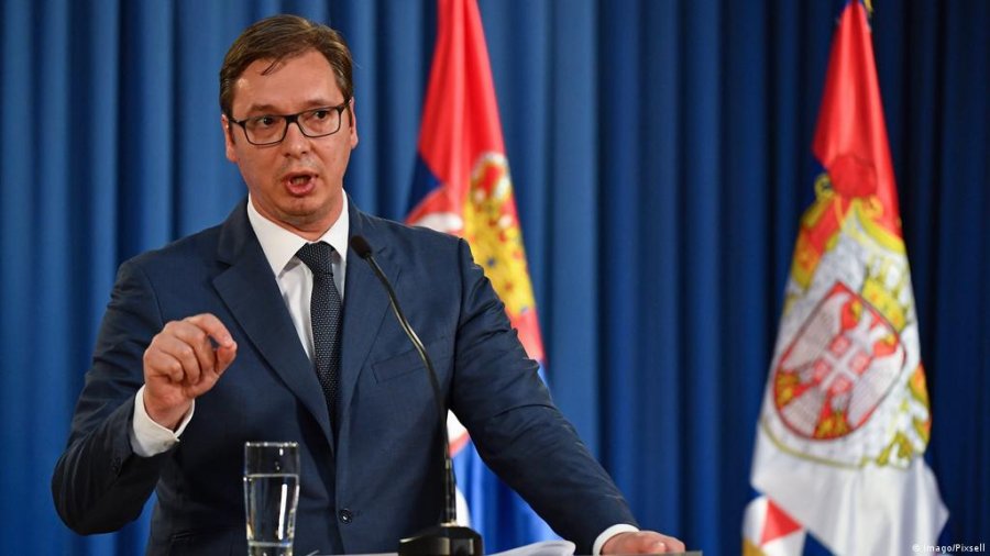 Kujdes... Vuçiqi është duke ua hedhur si shqiptarëve ashtu edhe gjermanëve, por assesi edhe amerikanëve!