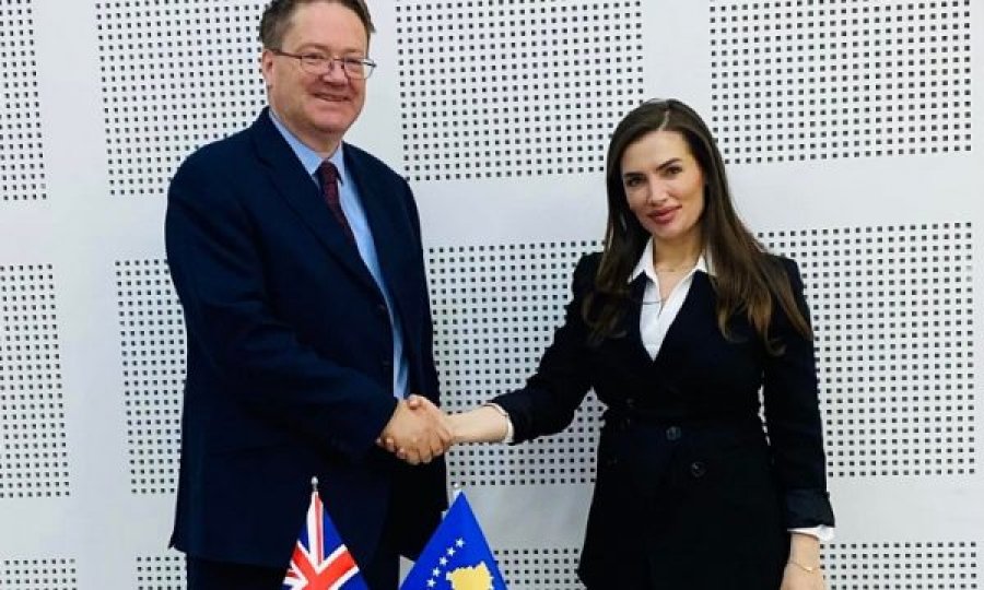 Deputetja e PDK’së takon Abottin: E nderuar që do ta udhëheq Grupin e Miqësisë me Mbretërinë e Bashkuar