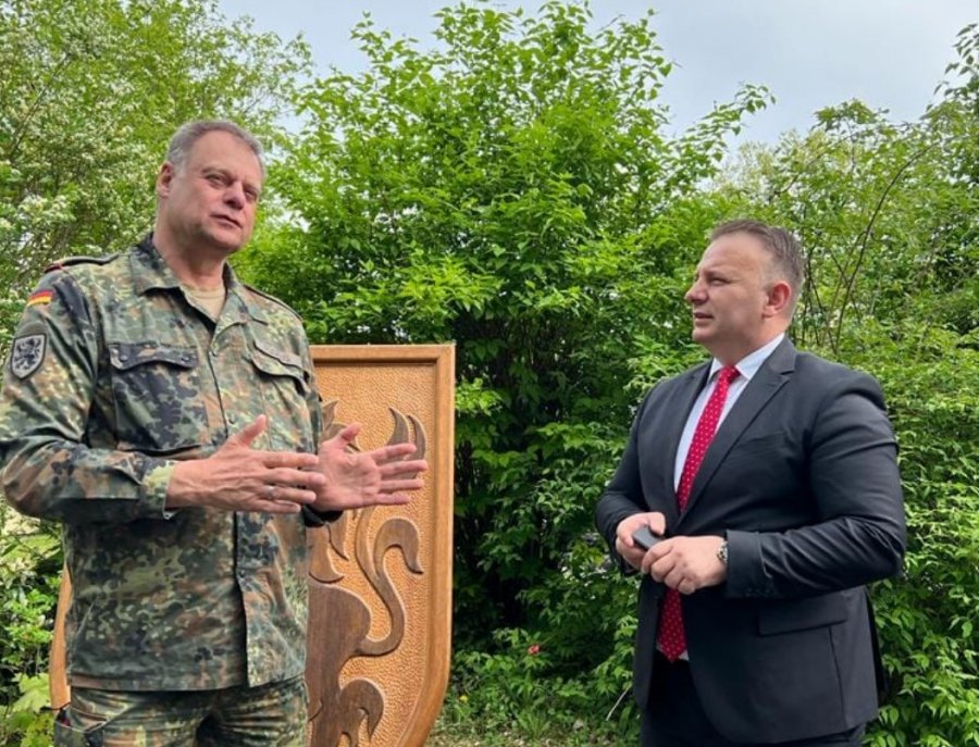Ambasadori Zemaj takohet me gjeneralin Podzus: Flasin për forcat e NATO-s që i sollën lirinë Kosovës