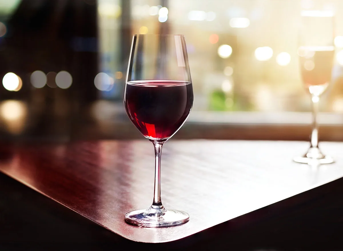 Një gotë verë në ditë mbron nga sulmi në tru