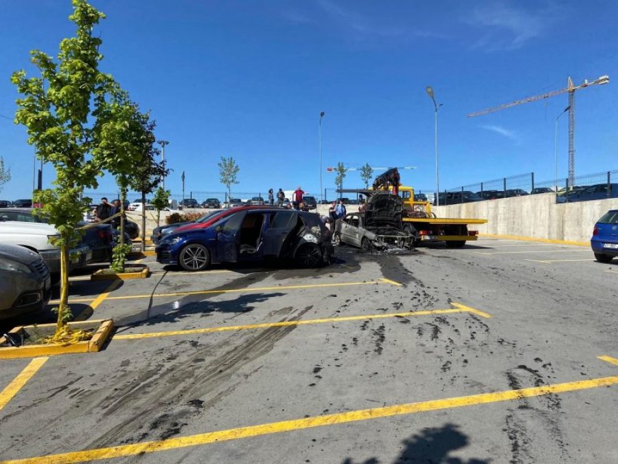 Shihni pasojat që i shkaktoi zjarri në parkingun në Veternik
